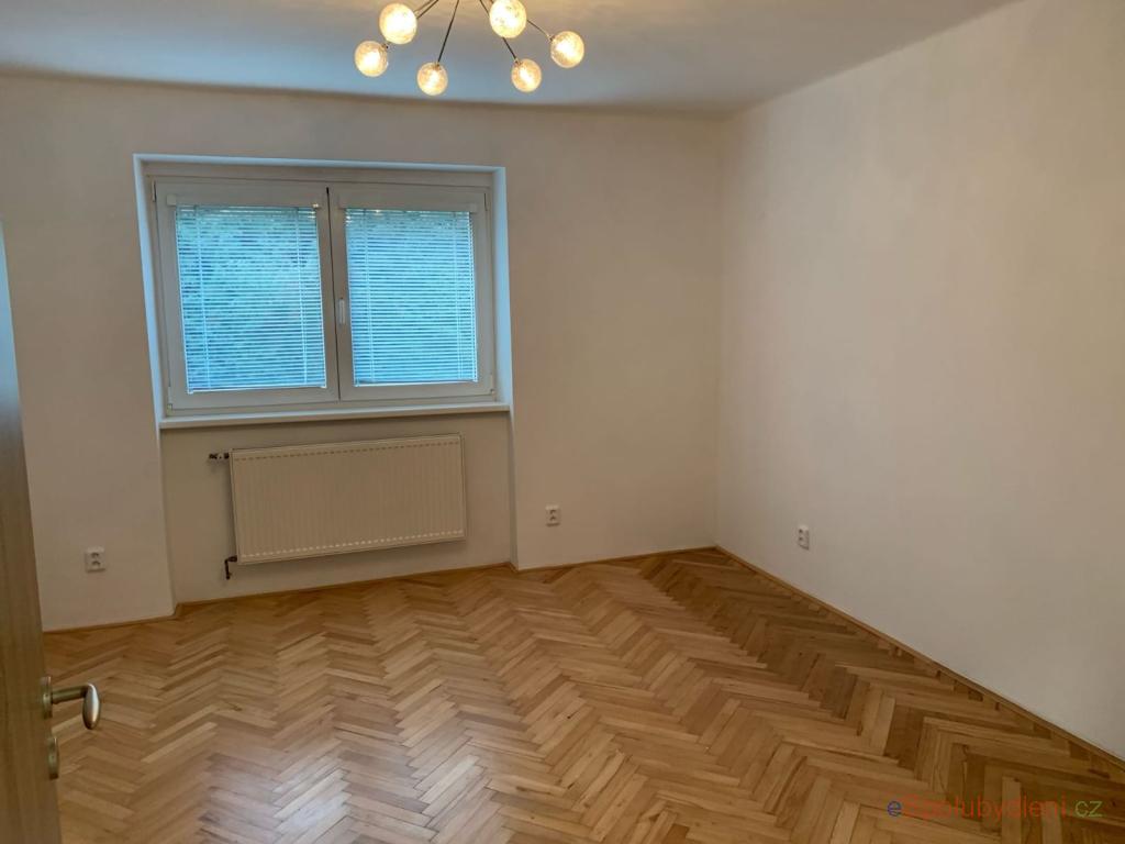 Nabízím místo/pokoj Dolní Chabry, , 12.000Kč/měsíc/(osobu)